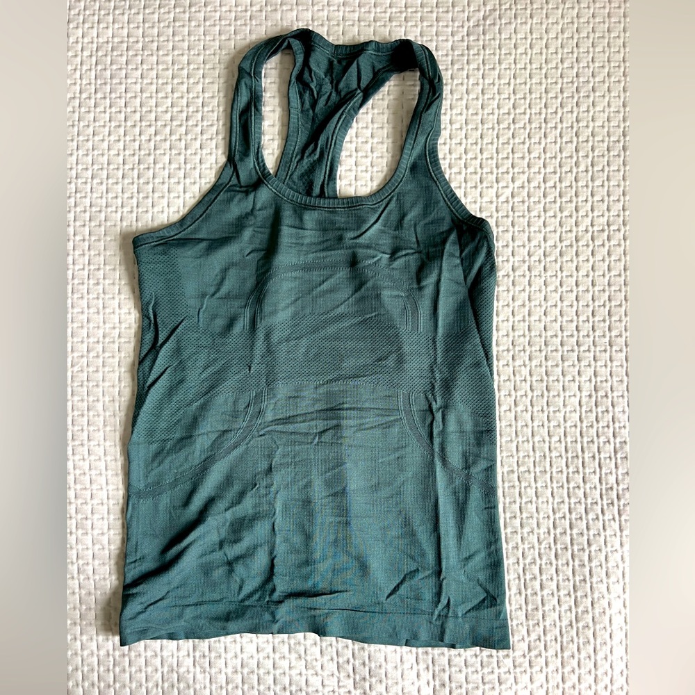 Lululemon tank
